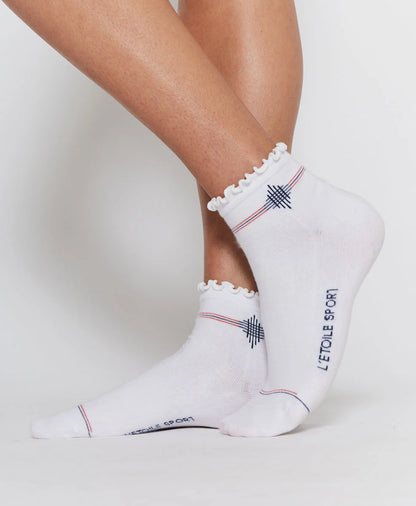 RUFFLE TRIM CREW SOCKS