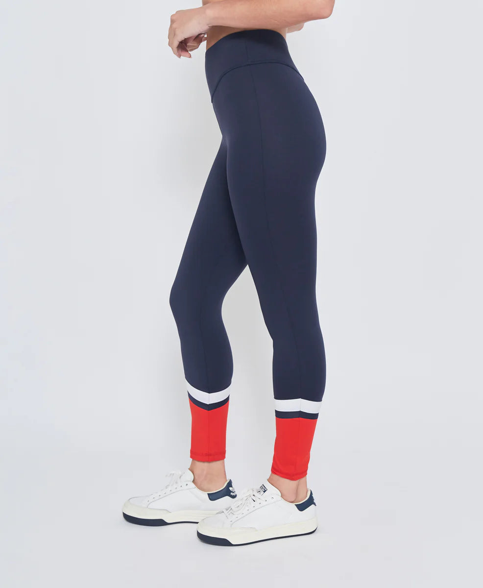PERFORMANCE LEGGING